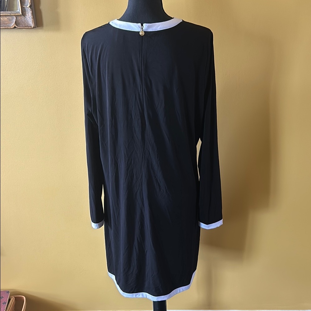 Black and White Women's Top - Picture 6 of 8